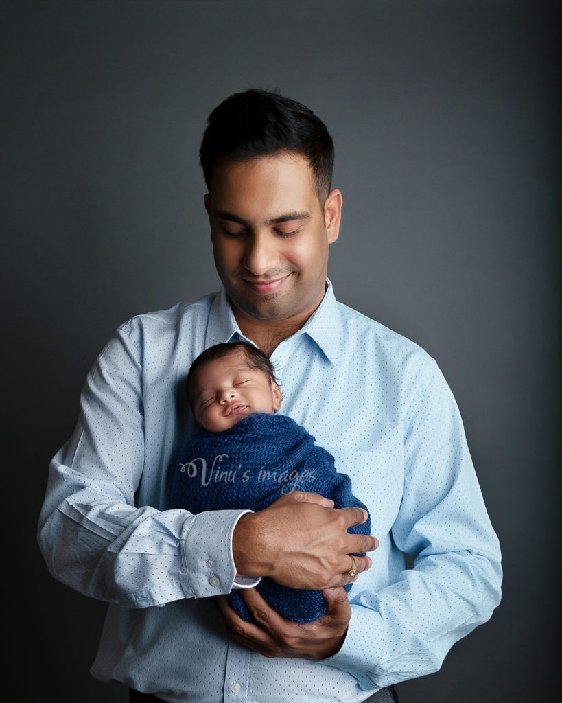 Cute father and newborn baby photography in Delhi, by Vinus Images
